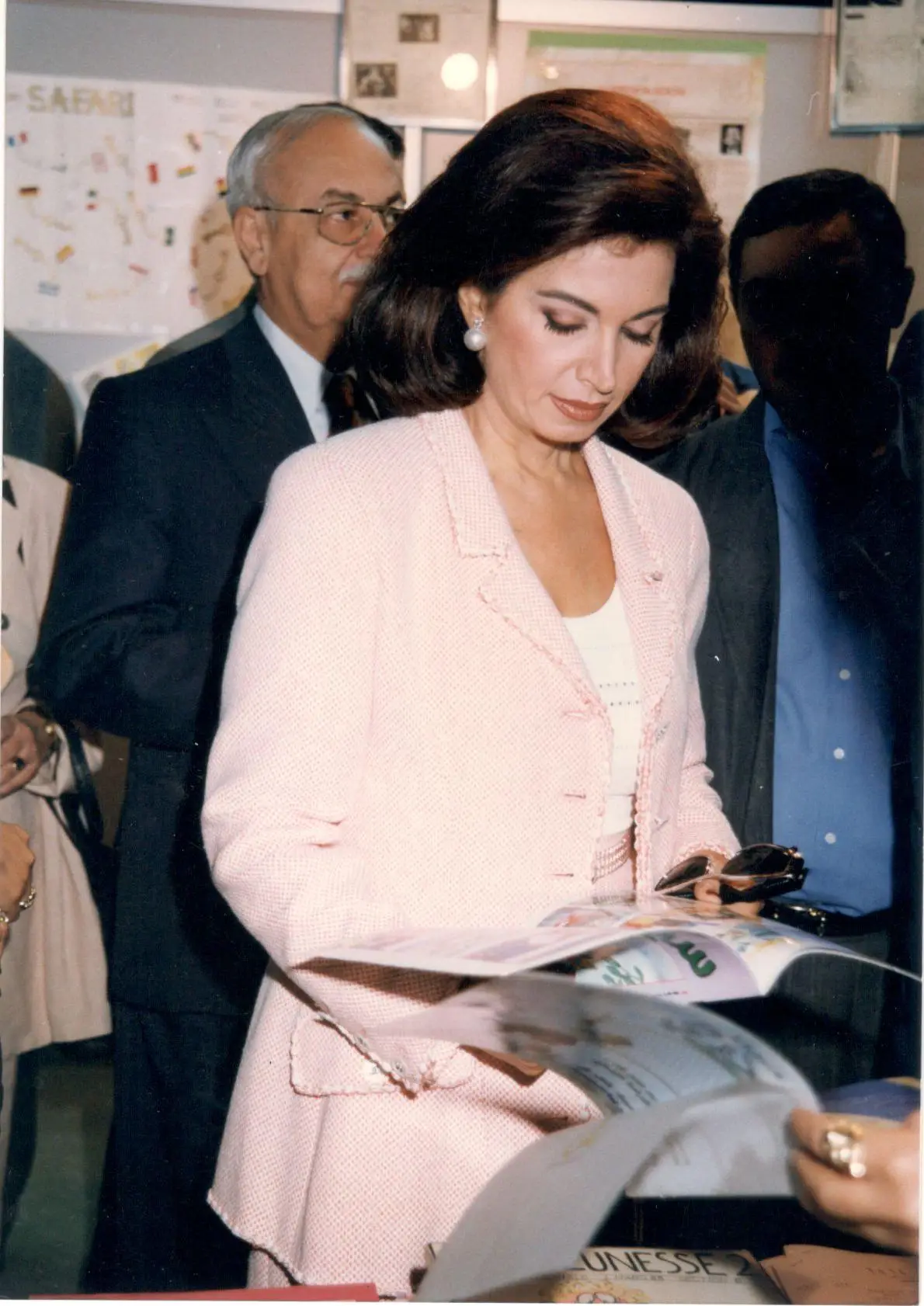 Mrs. Nazik Rafik Hariri opening the Rafik Hariri Foundation Career Fair at Biel Beirut, 1999